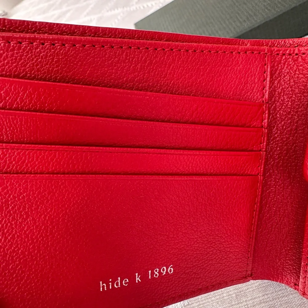 Hide K 1896 RFID Leather Bifold Wallet Red Carbon Fiber New
